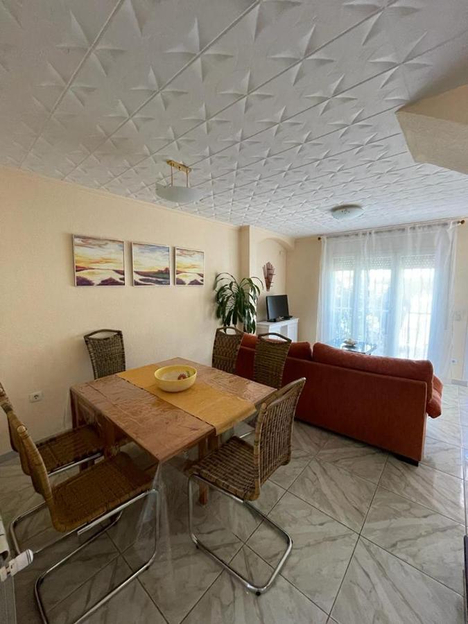 Leones Villa Empuriabrava Exterior photo